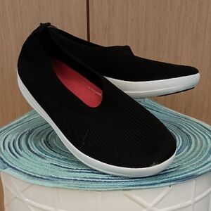 Fitflop SZ 10 Black Fabric Slip Ons
